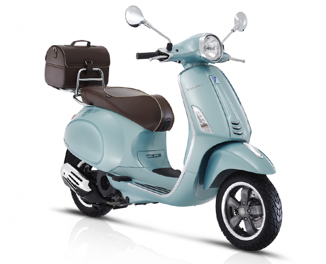Modelo Vespa 70 aniversario color celeste