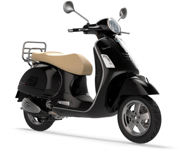 Modelo Vespa GTS 300 color negra